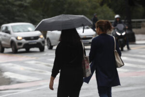 São Paulo pode enfrentar chuva e região Sul continua com baixas temperaturas nesta terça-feira