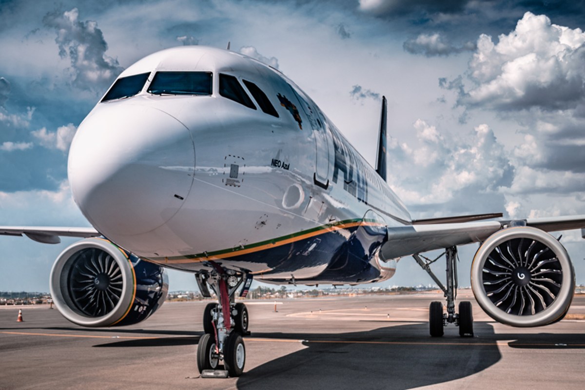 O voo 4243, da Azul Linhas Aéreas, que partiu do Aeroporto de Congonhas, em São Paulo, às 18h15 de sábado (23/8), com previsão de chegada às 21h40 no Recife, pr
