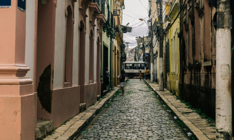 A organização da COP30, que será sediada em Belém (PA) em novembro, continua a receber críticas internacionais. Desta ve