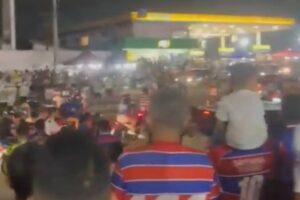Torcedores do Fortaleza brigam após jogo na Libertadores. Assista