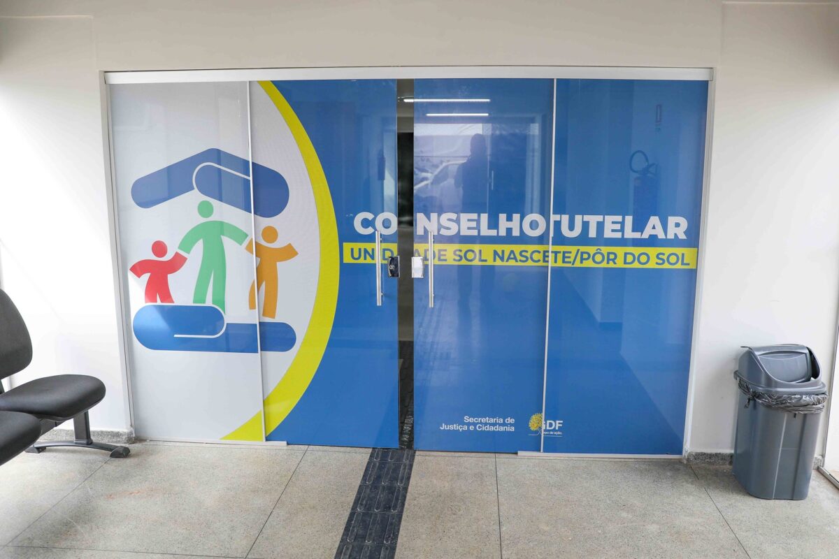 A conselheira tutelar do Sol Nascente Cláudia Damiana da Silva Teixeira, acusada de violência institucional e coação psicológica contra uma adolescente de 17 an
