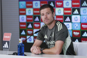 Mastantuono causa princípio de crise no Real Madrid após elogios a Messi, mas técnico o defende: ‘É argentino e canhoto’