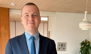 Deputado finlandês de 30 anos morre dentro do Parlamento