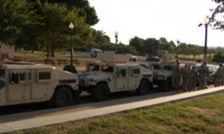 EUA enviam mais de 4 mil militares para águas latinas em ação contra cartéis