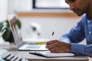 Agosto já está na reta final e diversas oportunidades em concurso nível médio para o estado de São Paulo já estão disponíveis para aqueles que almejam a carreir
