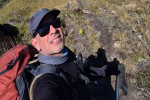 Foi identificado como Rafael Alves de Oliveira, de 48 anos, o homem que morreu enquanto fazia trilha na Pedra da Tartaruga, em Garuva (SC). Rafael era um trilhe