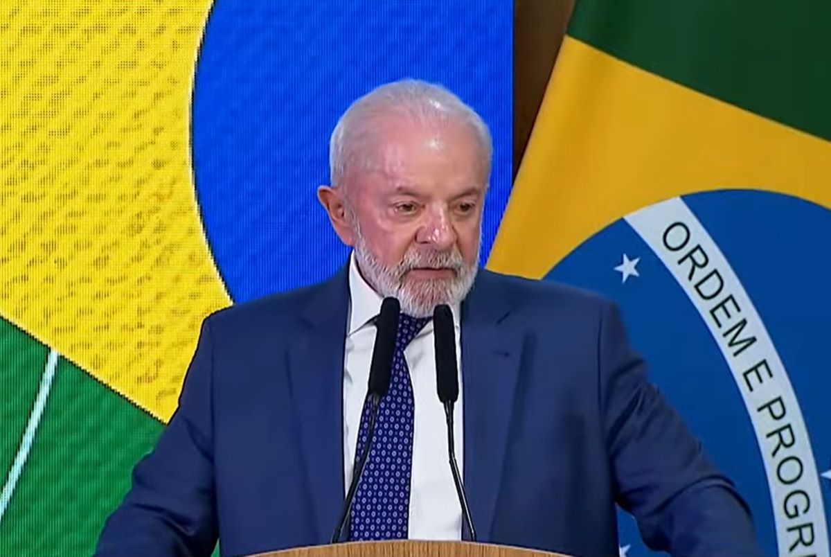 Um dia após o governo dos Estados Unidos anunciar sanções a servidores brasileiros envolvidos na criação do programa Mais Médicos, o presidente Luiz Inácio Lula