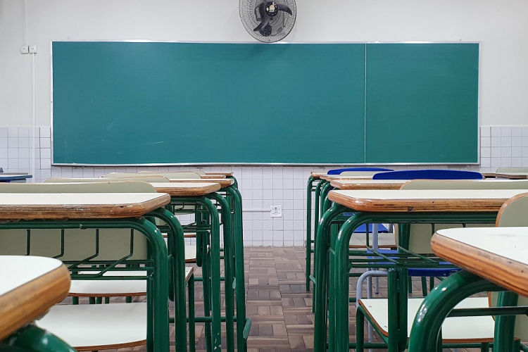 Escolas públicas em São Paulo têm 27 vezes mais degradação que particulares