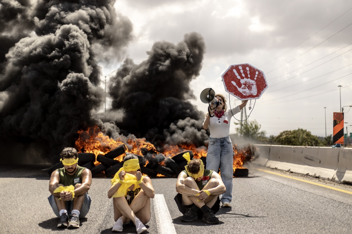 Nesta terça-feira (26/8), milhares de israelenses voltaram às ruas em protesto contra a guerra em Gaza, exigindo um acordo para a libertação dos reféns ainda ma