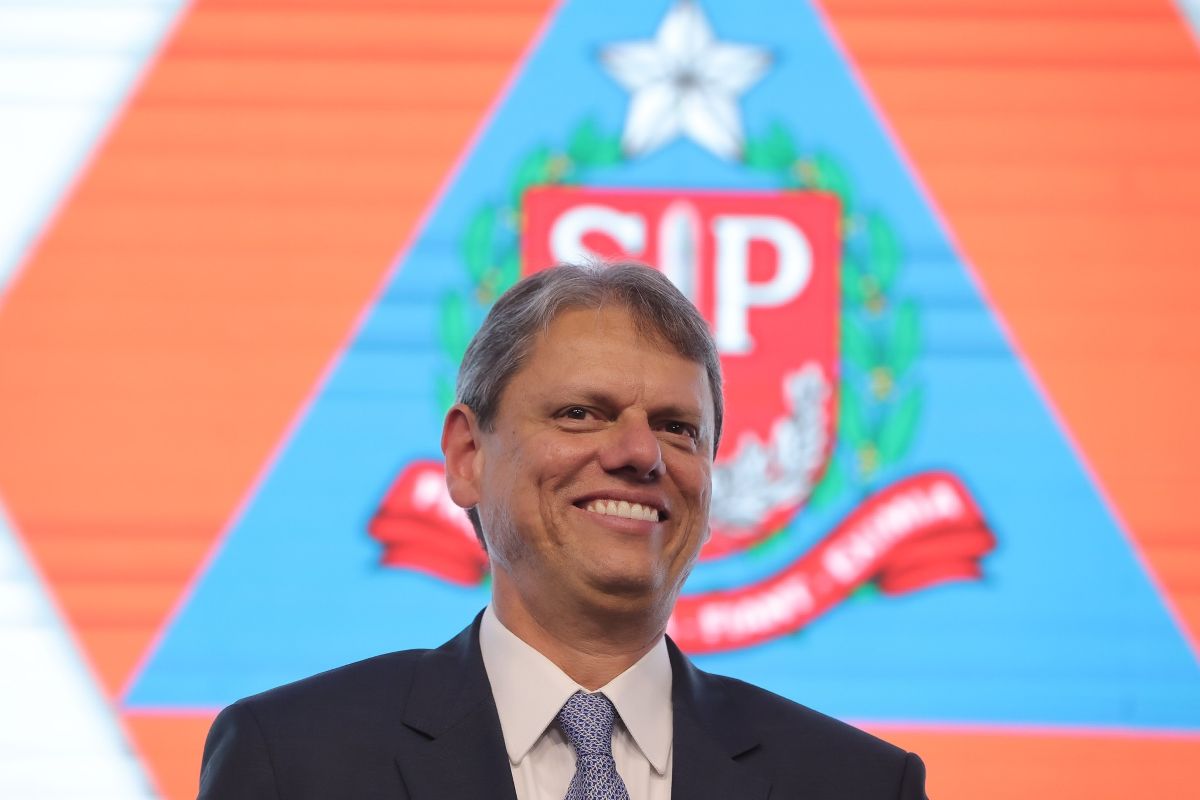 Tarcísio sugere ceder a Trump: “Por que não entregar alguma vitória?”