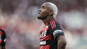 É campeão! Com show do goleiro Léo Nannetti nos pênaltis, o Flamengo vence o Barcelona e conquista o título inédito do Mundial de Clubes Sub-20.