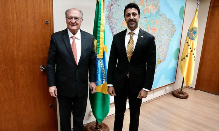 Em reunião realizada nesta segunda-feira (25) em Brasília, o vice-presidente e ministro do Desenvolvimento, Indústria, Comércio e Se