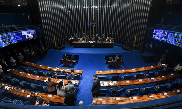 Senado aprova projeto que proíbe pagamento de fiança para crimes de pedofilia