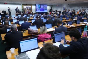 Após vídeo de Felca, avança na Câmara aumento de pena por aliciamento