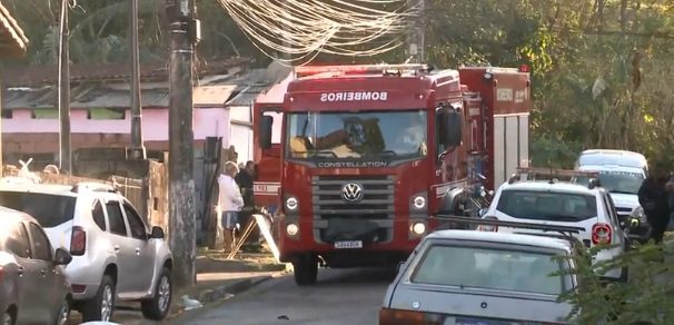Homem é encontrado carbonizado em casa incendiada em Caraguatatuba