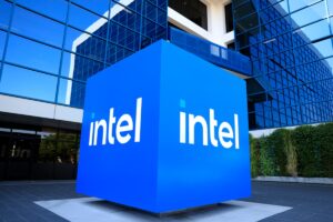 Página inicialMundoMundoEUA sócio da Intel: boa estratégia ou intervenção indevida?Alguns veem medida necessária frente à China, mas críticos alertam para risco