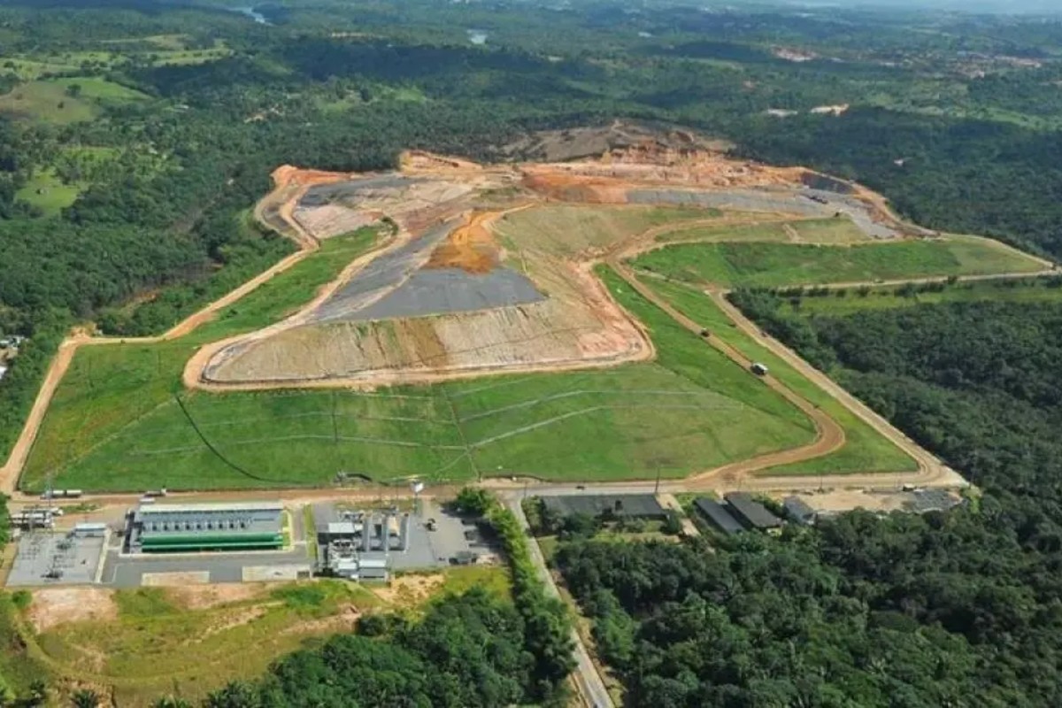 Celebrado sem licitação, o contrato bilionário entre a Prefeitura de Salvador e a Battre, empresa responsável pelo Aterro Sanitário Metropolitano Centro (AMC),