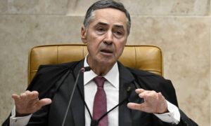 O presidente do Supremo Tribunal Federal (STF), ministro Luís Roberto Barroso, disse nesta segunda-feira (25) que o julgamento do ex-presidente Jair
