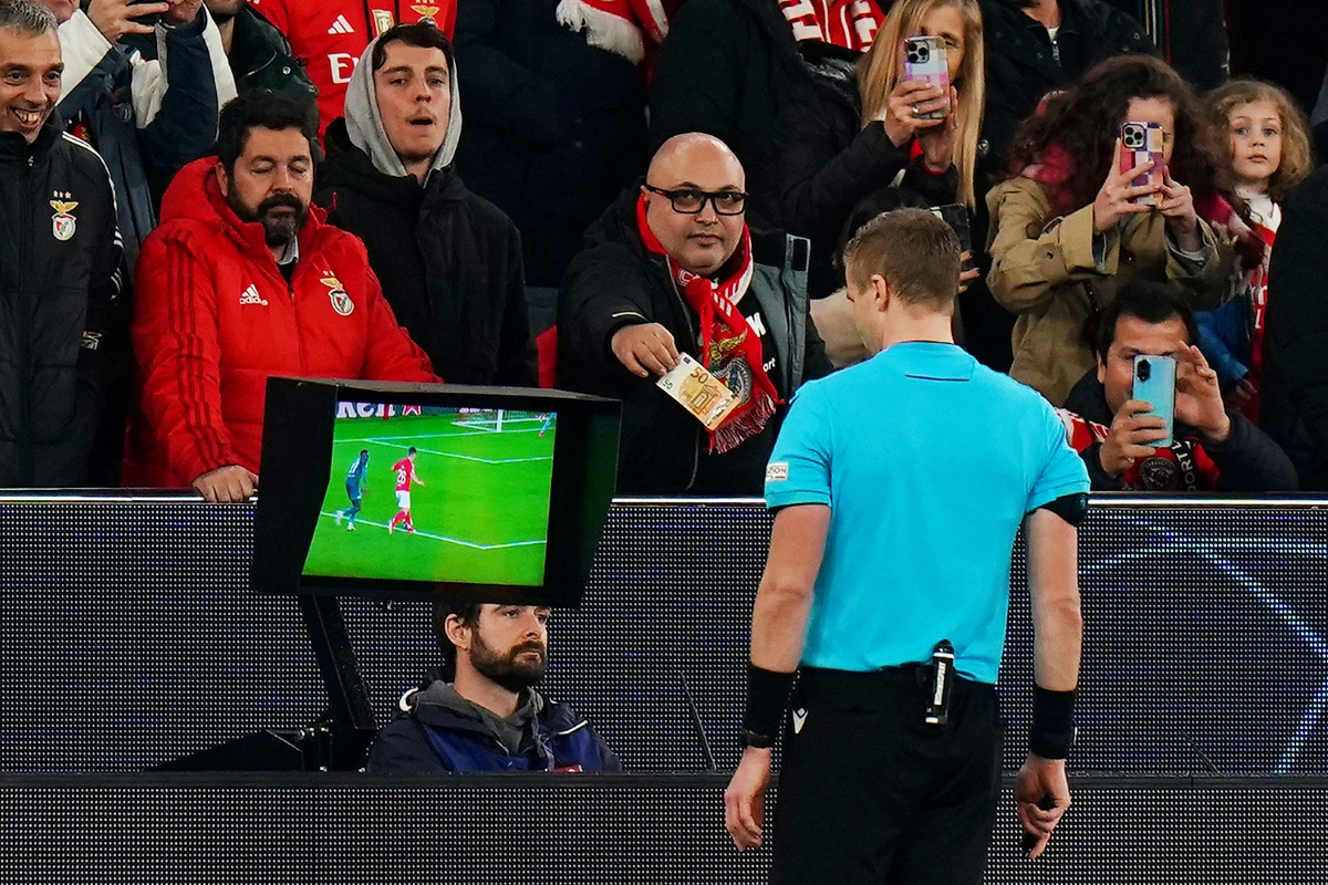 A Real Federação Espanhola de Futebol anunciou, nesta quinta-feira (14/8), que vai implementar uma nova ferramenta de revisão de lances na temporada 2025/2026 d