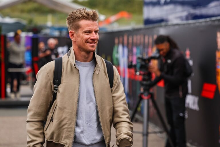 VÍDEO F1 – Hulkenberg ‘se assusta’ com voz de Mari Becker e brinca: “qual o nome do bar?”.
