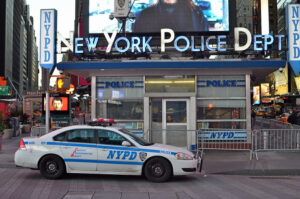 EUA: tiroteio em restaurante no Brooklyn deixa 3 mortos e 8 feridos