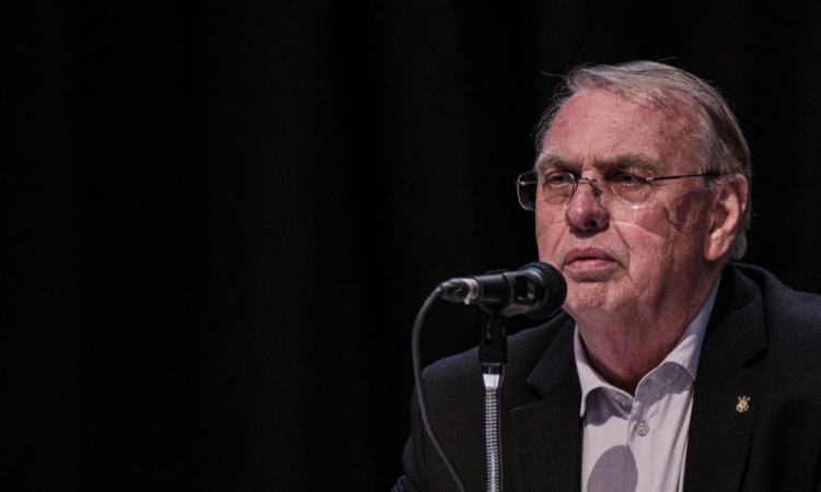 Os conselheiros do Corinthians elegeram nesta segunda-feira (25) Osmar Stábile para cumprir mandato-tampão como presidente, cargo que ocupava inte