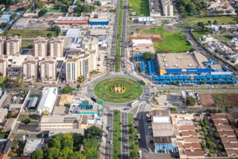 Prefeitura do interior abre concurso com salários de até R$ 17 mil