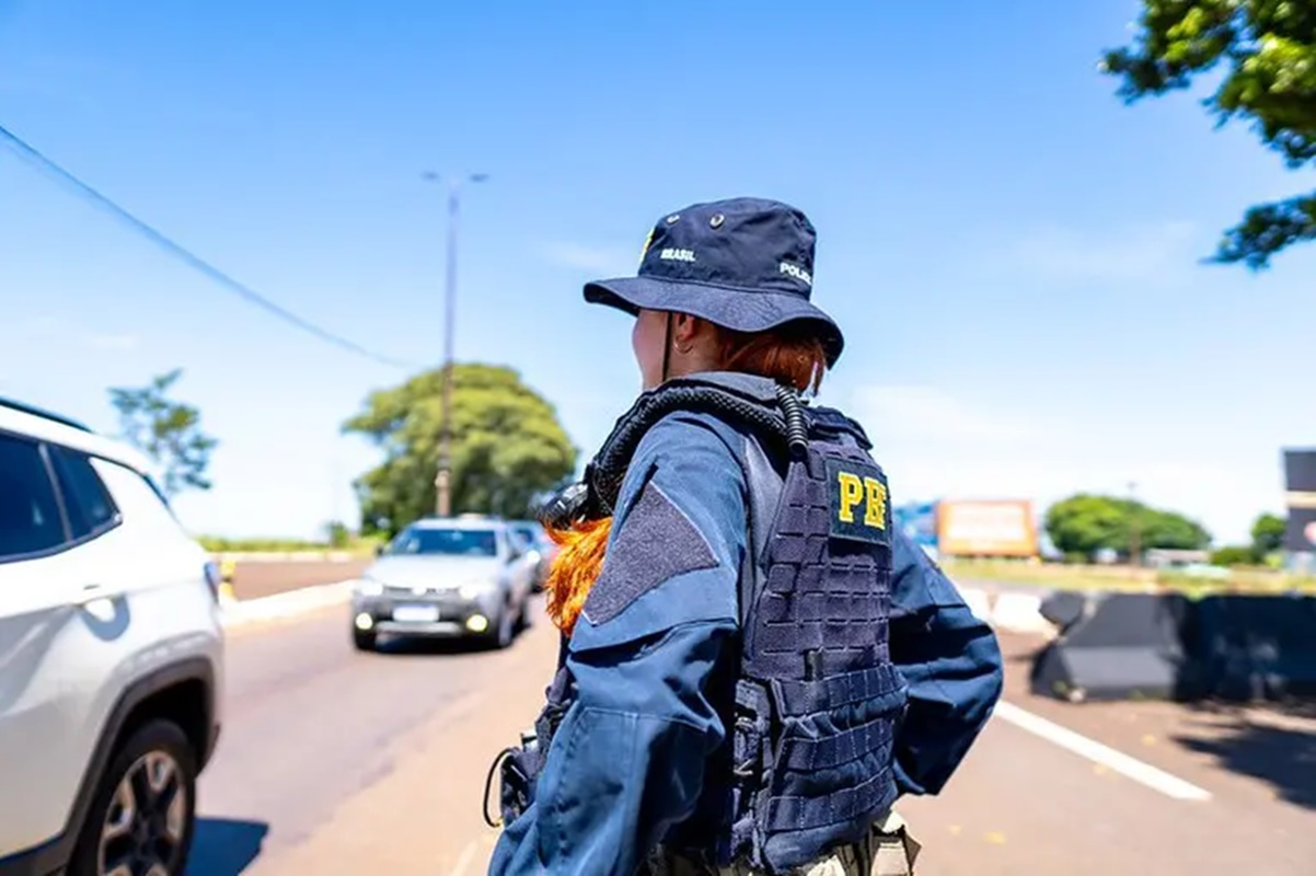 Na manhã desta terça-feira (12/8), por volta das 10h30, a Polícia Rodoviária Federal (PRF) resgatou um homem vítima de sequestro relâmpago no município de Ibipo
