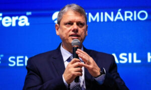 O presidente do Republicanos, Marcos Pereira (SP), fez um convite direto ao governador de São Paulo, Tarcísio de Freitas, para ser candidato &agra