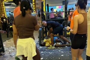 Teto de academia cede em Alagoas e trabalhador cai em cima de personal