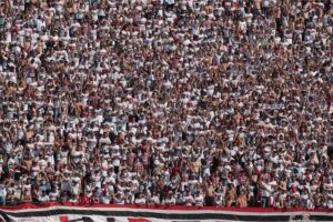 Morre torcedor do São Paulo que passou mal durante jogo no Morumbis