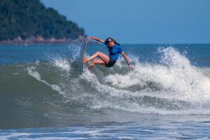 São Sebastião (SP) recebe etapa de tradicional circuito de base do surfe no fim de semana do Dia dos Pais