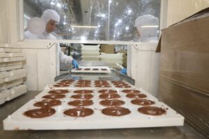 Fábrica de chocolates abre 270 vagas de emprego para produção de ovos de Páscoa em Bragança Paulista, SP