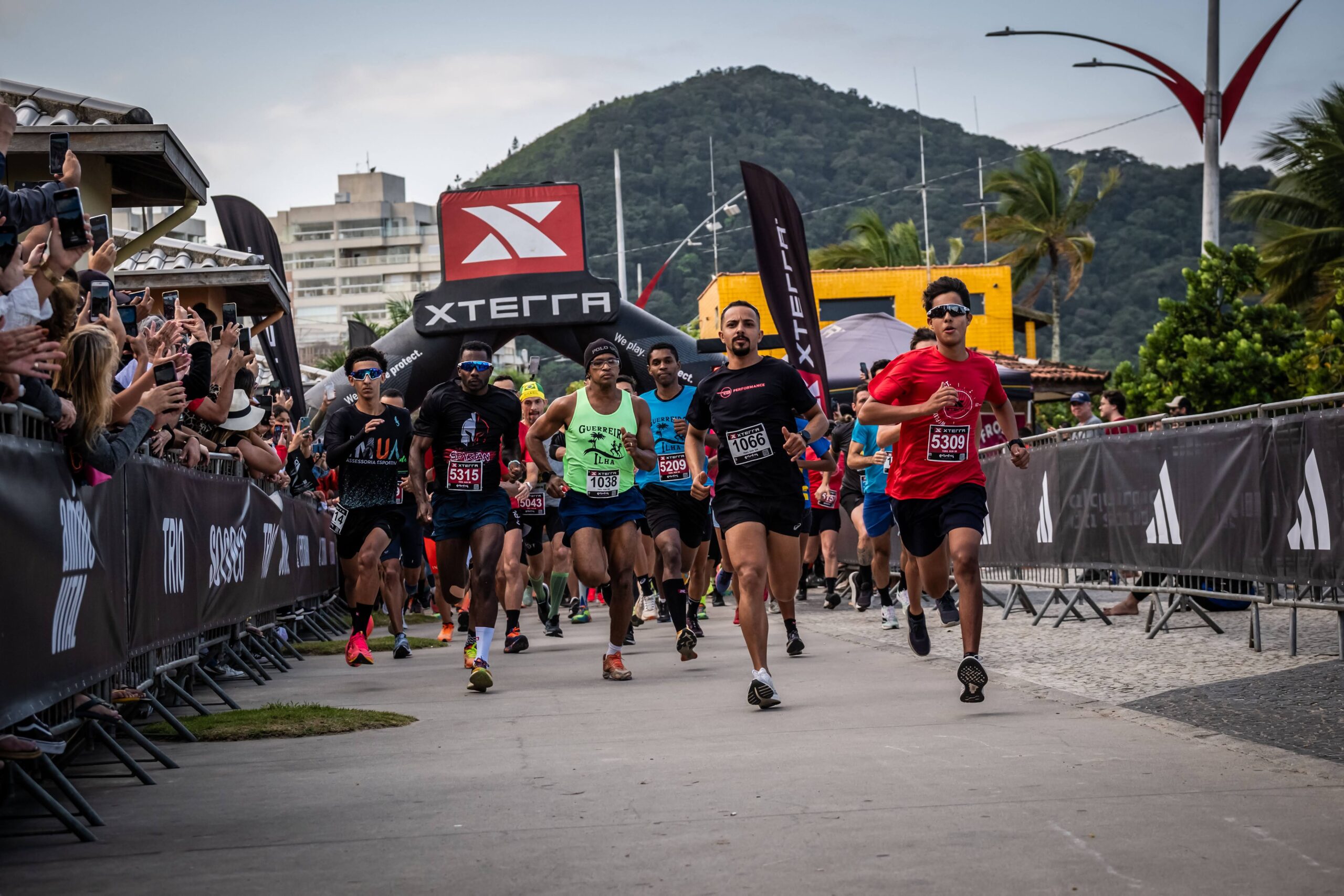 XTERRA realiza 4ª edição em Caraguatatuba com provas radicais