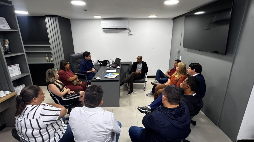 Câmara de Caraguatatuba recebe promotor do MP para dialogar sobre Sabesp, regularização fundiária, adegas e EDP