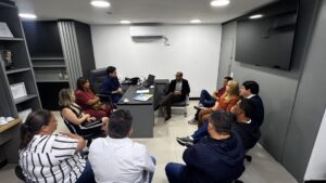 Câmara de Caraguatatuba recebe promotor do MP para dialogar sobre Sabesp, regularização fundiária, adegas e EDP