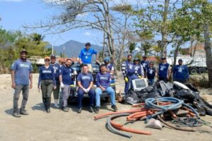 Programa “Mar Sem Lixo” retira TV e sofá no mangue da Enseada em ação que remove 350 kg de lixo