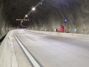 Túneis da Rodovia dos Tamoios serão fechados para manutenção; veja datas e horários