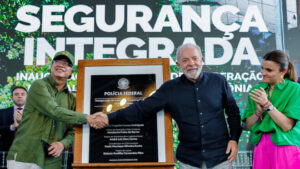 Ao lado de Lula, presidente da Colômbia defende legalização da cocaína em Manaus