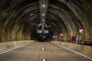 Túneis dos Contornos da Tamoios serão fechados para manutenção noturna