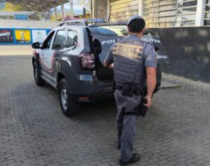 Homem é atingido na região abdominal por disparo de espingarda
