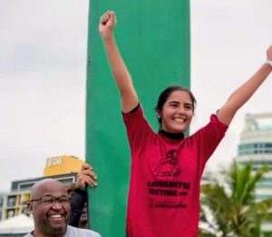 Surfista de Caraguatatuba Katellyn Oliveira conquista o bicampeonato Sub-18 com apenas 16 anos 