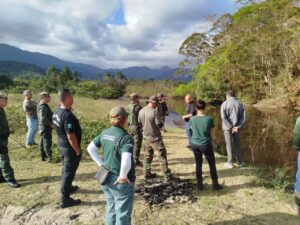 Sítio do Jacu realiza treinamento ambiental e soltura de 60 aves silvestres em Caraguatatuba