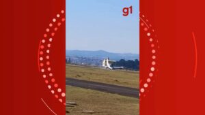 VÍDEO: Avião de pequeno porte tem pane e faz pouso de emergência em aeroporto no interior de SP