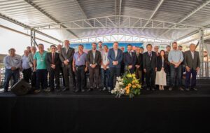 Abertura da Festa de Flores e Morangos reúne diversas autoridades
