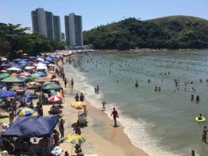 Litoral de SP tem 35 praias impróprias para banho nesta semana; veja os locais