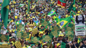 “Ruas tomadas”: imprensa internacional repercute protestos contra Moraes e pró-anistia no Brasil