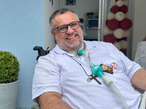 Com doença rara, padre Márlon Múcio é novamente internado na UTI: 'Muita dor, fadiga e cansaço'