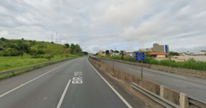 Homem de 31 anos morre em acidente de carro na Dutra, em Aparecida