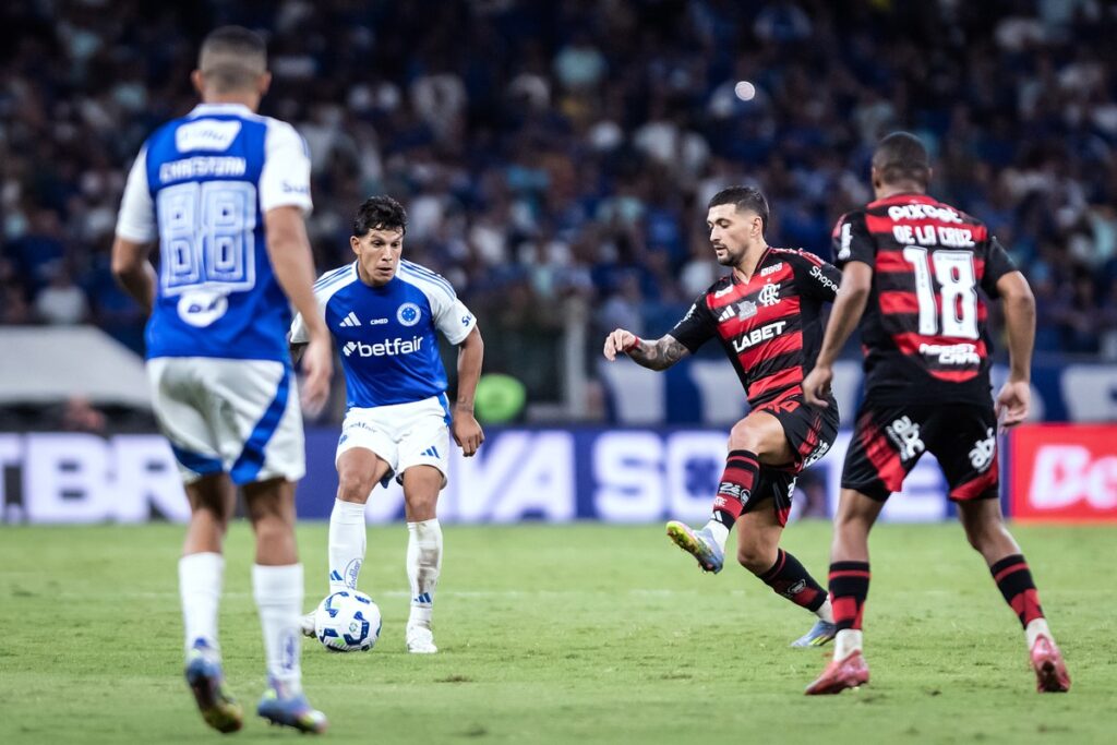 Bola de Cristal: como ficarão as chances em caso de vitória do Flamengo, Cruzeiro ou empate